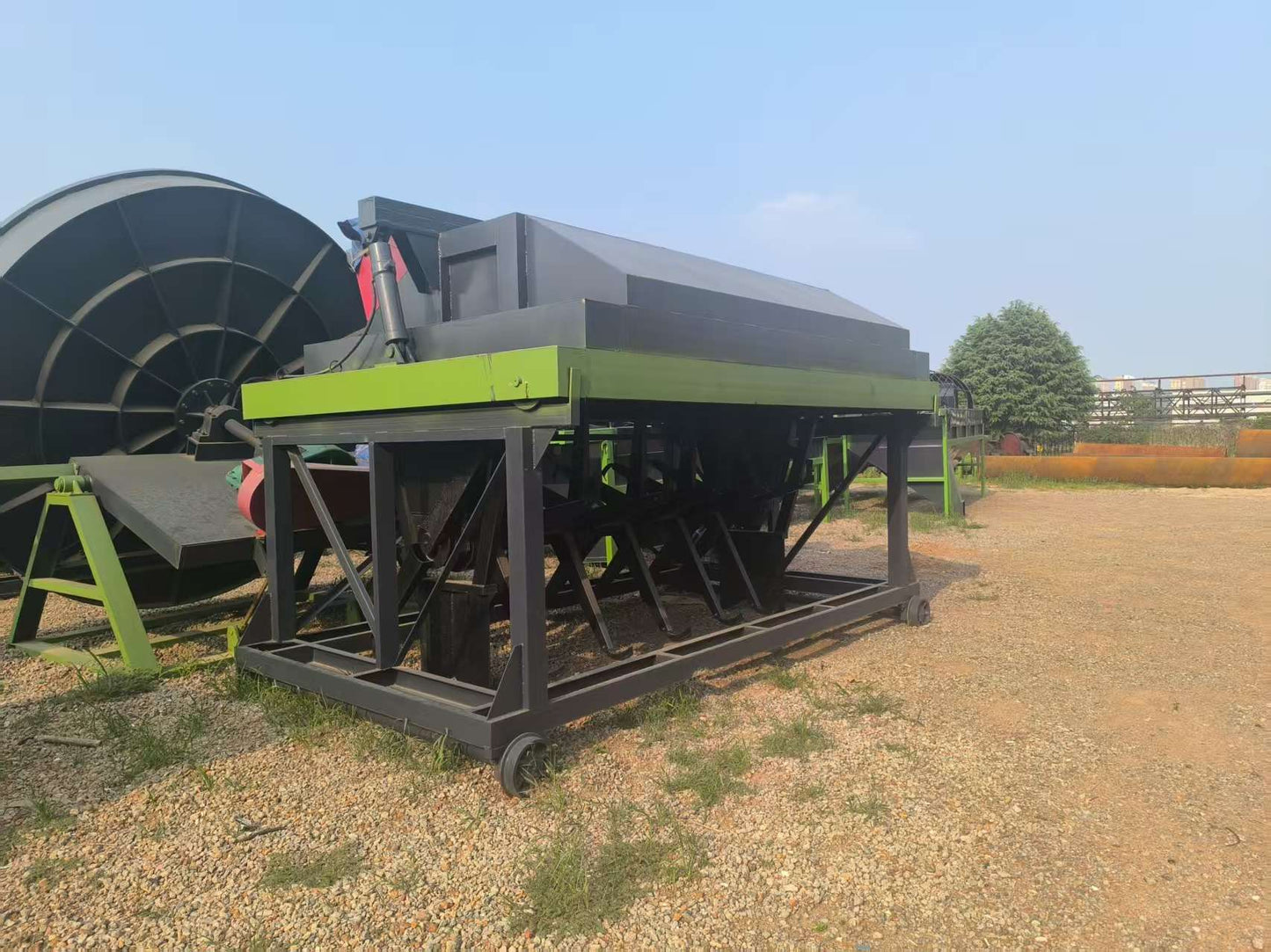 Hydraumatic Trough Type Compost Turner